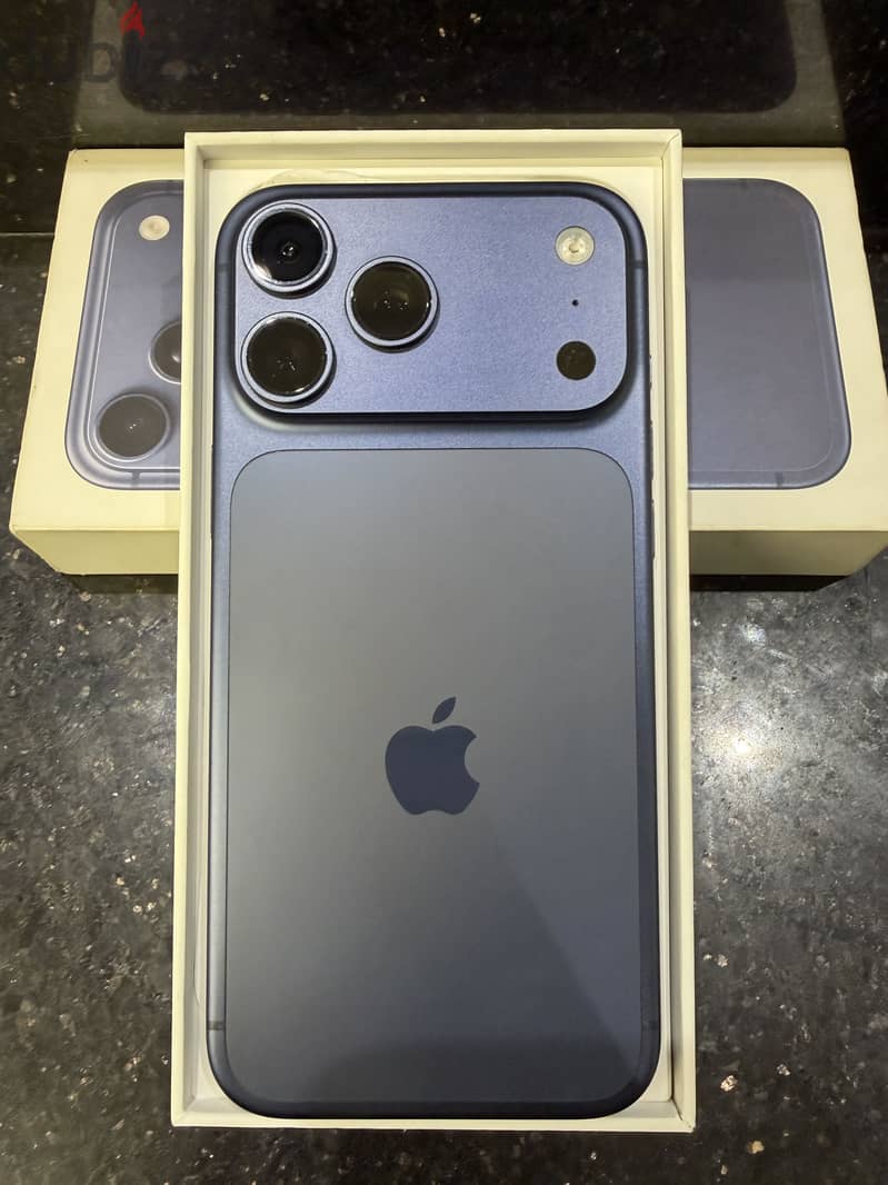 Apple - iPhone 17 Pro Max 1