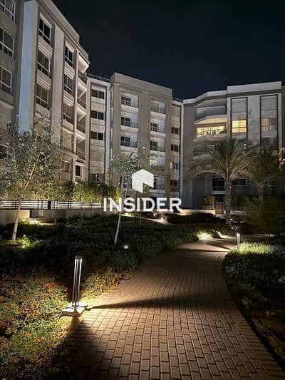 بجوار الجامعه الامريكيه شقتك بمقدم 5% بأفخم كمبوند بالقاهره الجديده (هايد بارك)استلام خلال سنه