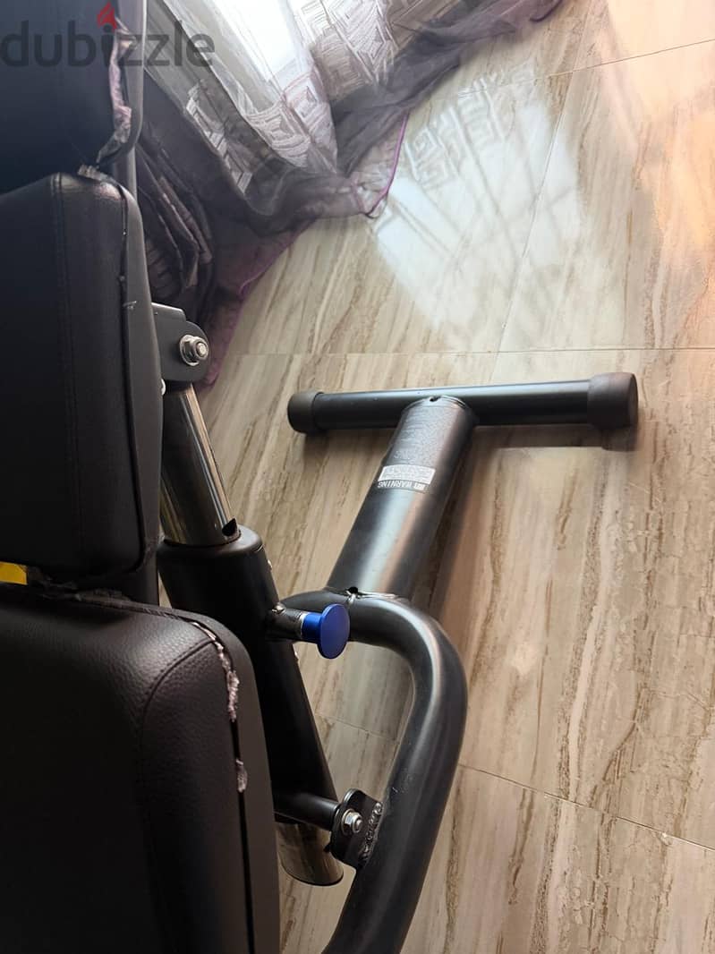 gym bench for sale almost new kasr zero 3