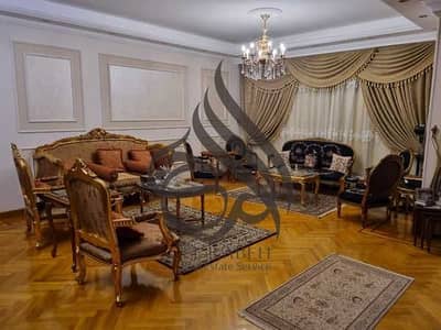 تاون هاوس ميديل متشطب للبيع في لو روا التجمع الخامس موقع مميز  استلام فوري اقل من سعر السوقTownhouse villa in Le Rois compound, behind the American Un