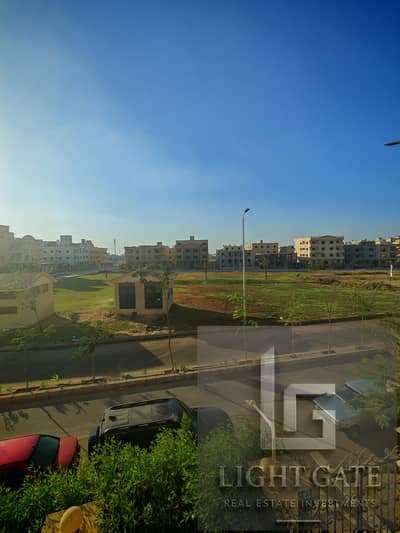For rent, an apartment in the Carnation Villas, Fifth Settlement, New Cairo, steps from Teseen Street and the Marasem Compound and Al Rehab