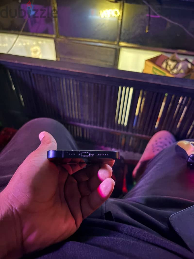 آبل - آيفون 12 3