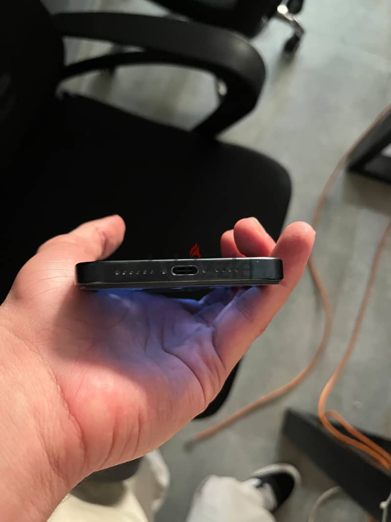 Apple - iPhone 15 Pro Max 1