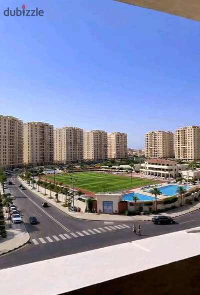 شقة مميزة في مروج سموحة | فيو النادي | 3 غرف