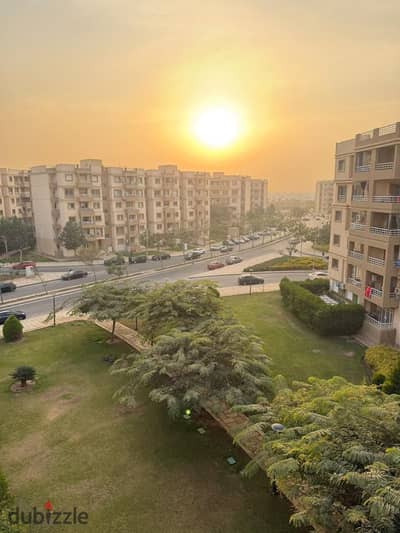 Apartment for Rent in Madinaty B6, Group 64, 103 sqm. Prime location directly opposite the services area, close to South Park, El Harkah, and Strip Ma