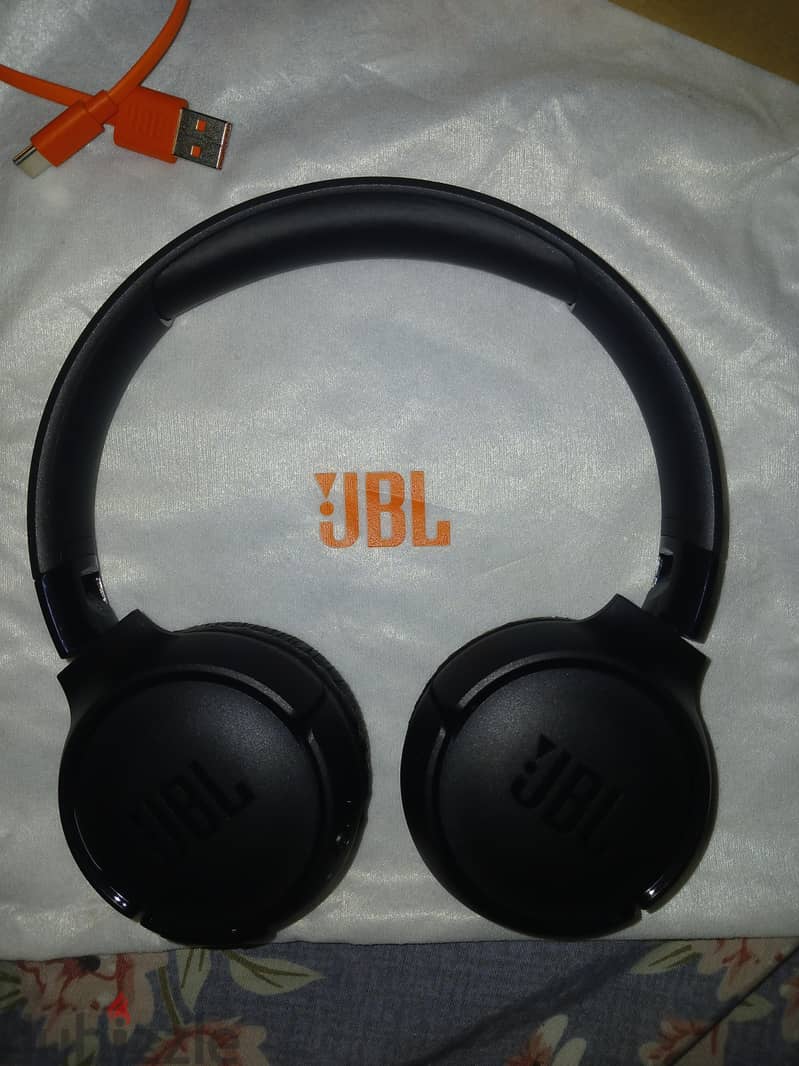 JBL TUNE 520 BT 1