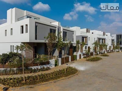 Villa 4 beds IN GoLDen Sqaure Direct On ben Zayed Road