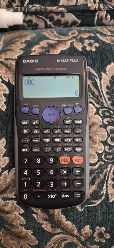 اله حاسبه Casio fx82es plus حاله كويسه