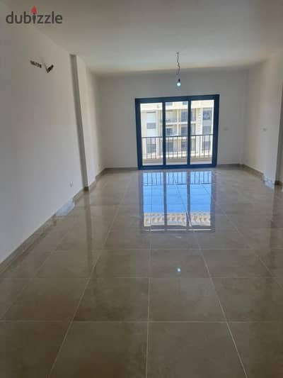 Apartment for rent empty in Compound Marasem