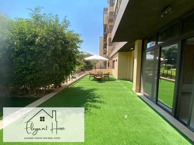 Apartment 148 meters ground with a garden of 80 meters for sale in Madinaty b8 in the garage