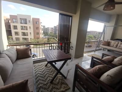 اقل سعر في الماركت شقة سوبر لوكس مفروشة للبيع في District 5 160م + تراس واسع