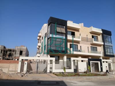 دوبليكس للبيع 485 متر +225م جاردن- امتداد غرب الجولف التجمع الخامس New Cairo فيلا 29 موقع قريب من جميع المحاور الرئيسية