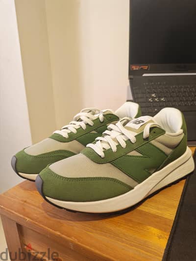 new balance 370 sneakers