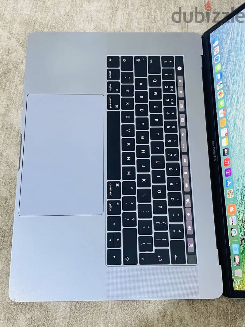MacBook Pro 2016 Touch Bar 15 inch 5
