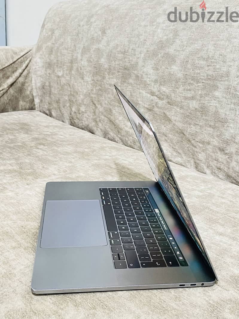 MacBook Pro 2016 Touch Bar 15 inch 6