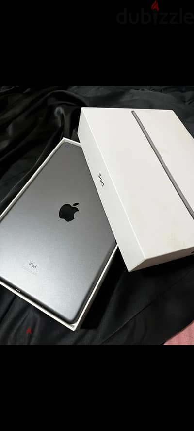 ipad 9 64GB -99% battry +Original Apple Adapter +Nillkin cover