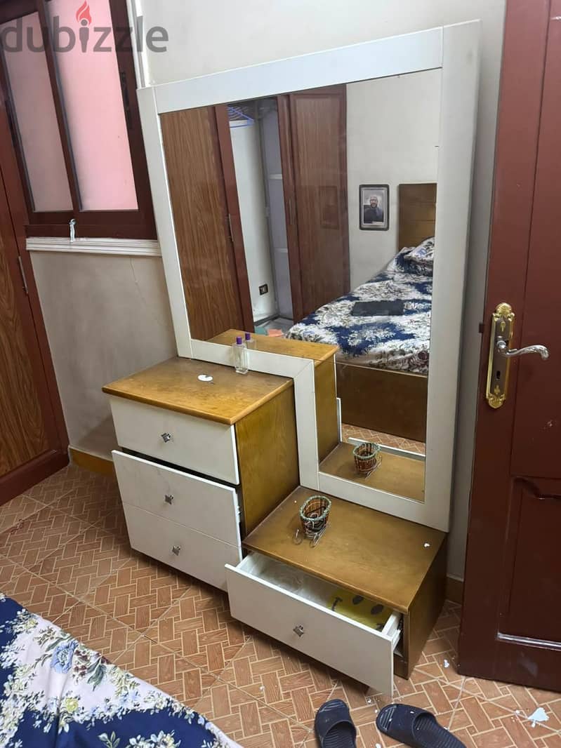سرير ١٦٠ بالتسريحة والمرتبه 1