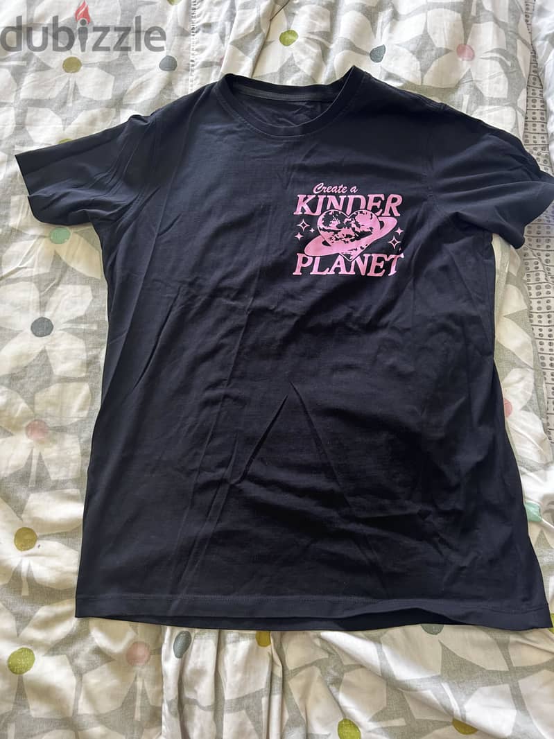 Kinder planet oversized T-shirt 1