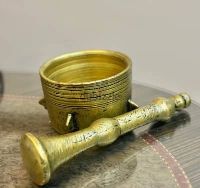 قطعة قديمة عمرها يزيد عن 100 سنة