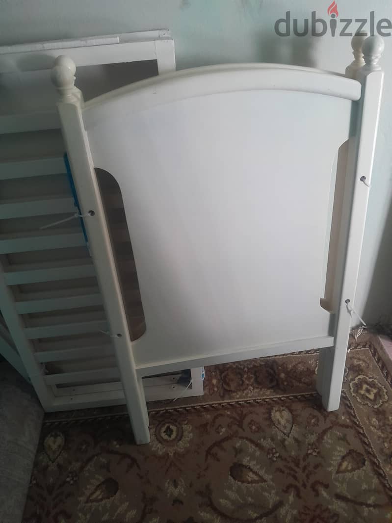 سرير اطفال 3
