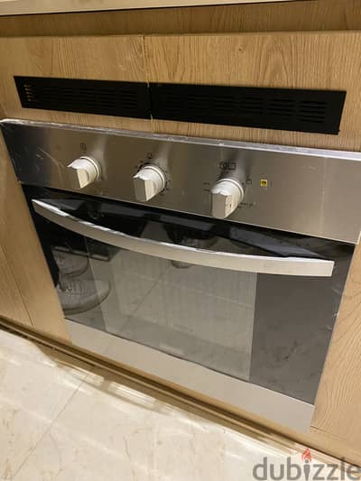 فرن built in زانوسي استعمال خفيف جدا 60