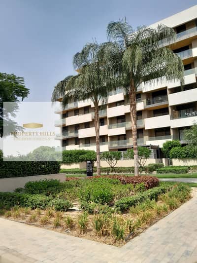 For sale at the old price, an apartment with near delivery, furnished in Al-Shorouk next to Sodic East and close to the British University and the medical center.