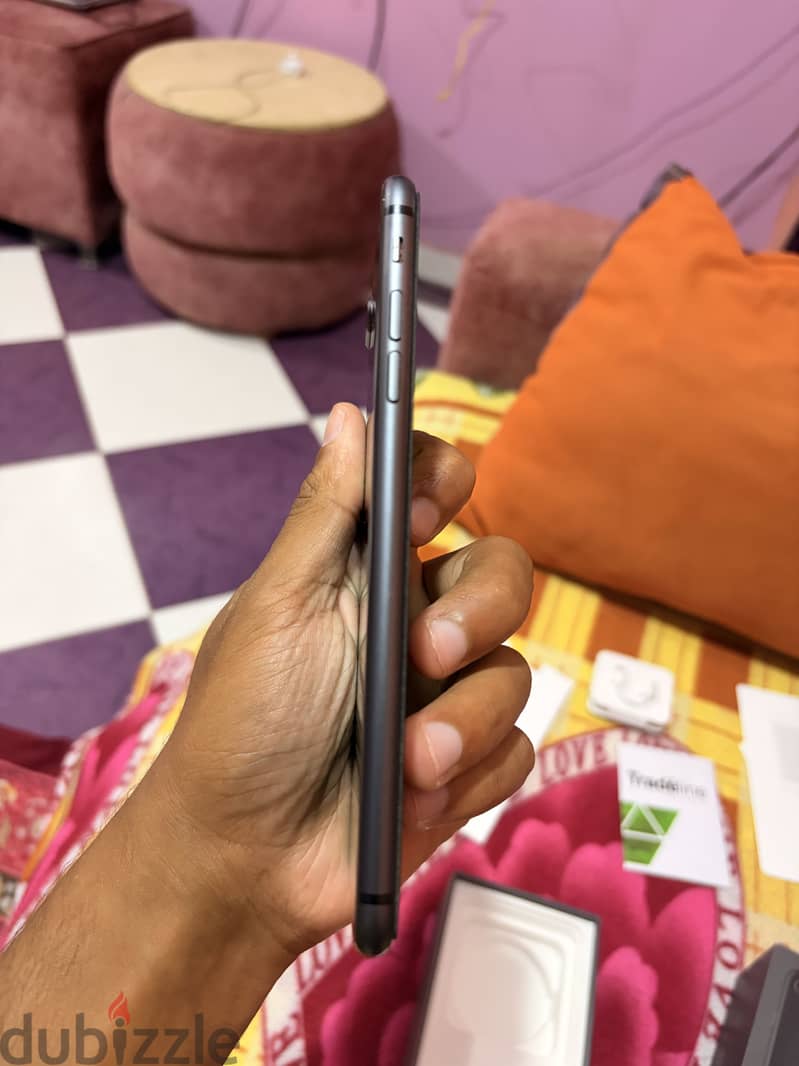 آبل - آيفون 8 بلس 3