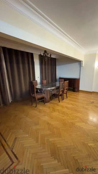 Furnished apartment for rent in Degla Maadi, Street 200, area 225 sqm, consisting of 3 rooms - reception - kitchen - 3 bathrooms - floor 6, there is an elevator - super lux finishing.