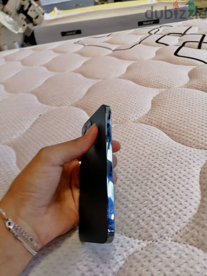 آبل - آيفون 12 برو 3