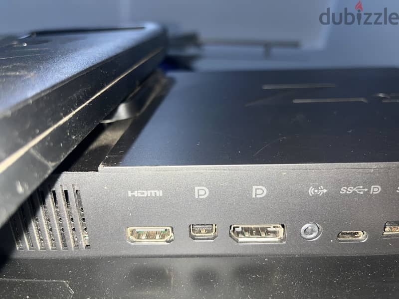 HP Z27 27-inch 4K UHD Display 2