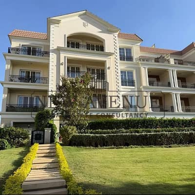 Spacious penthouse with breathtaking views and premium finishing in Regents Park