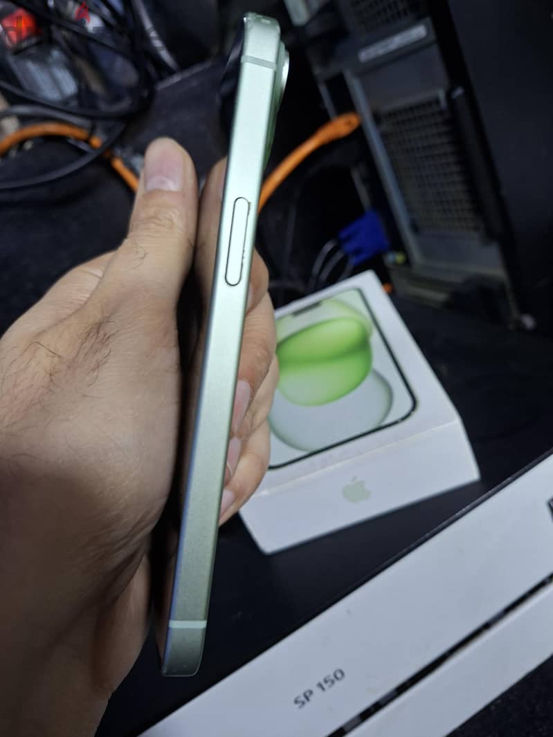 آبل - آيفون 15 6