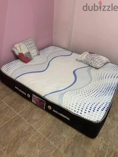 مرتبة ١٧٠ سم شبه جديدة