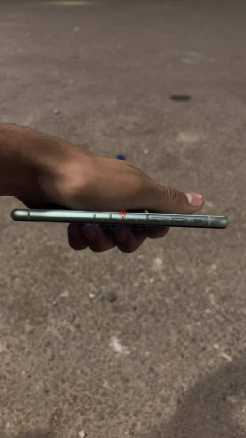 Apple - iPhone 11 6