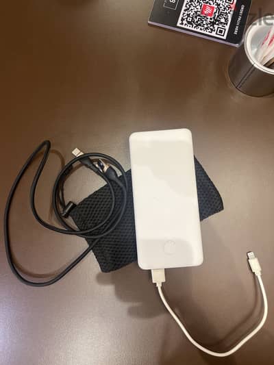 Anker PowerCore Slim 10000 PD A1245 أصلي + كابلين + كافر