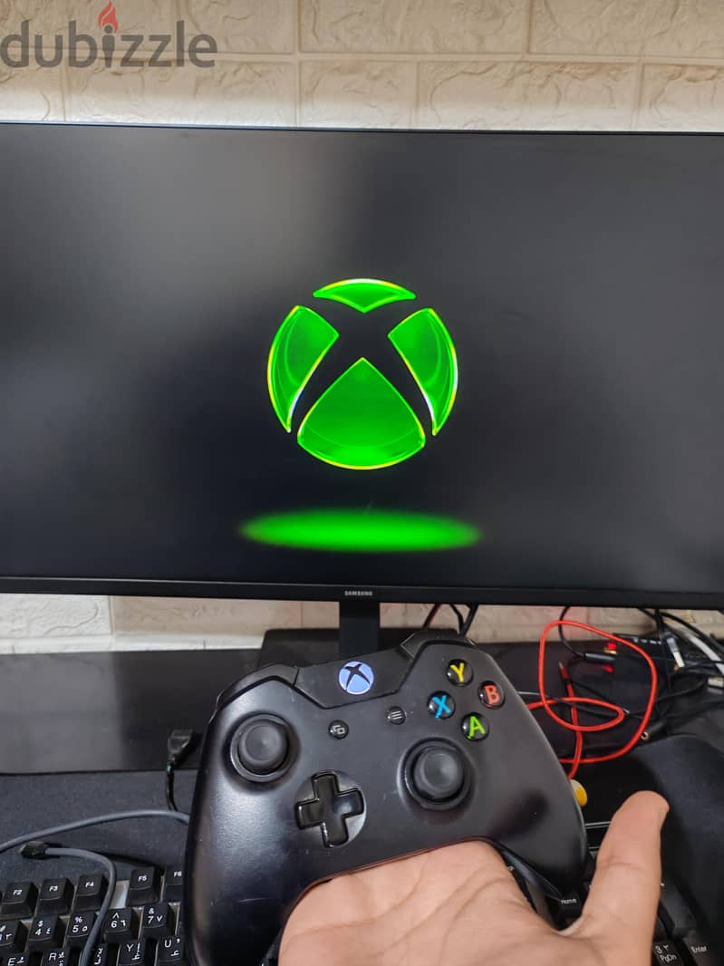 Xbox one s مع دراعين 5