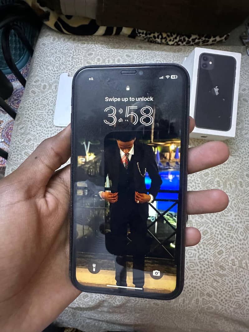 Apple - iPhone 11 4