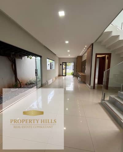 Ready-to-move-in villa in New Cairo, 5th Settlement, next to Mivida. Great deal, 4 bedrooms, available for viewing and immediate occupancy.