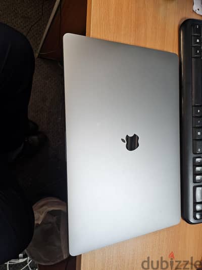 macbook pro 16