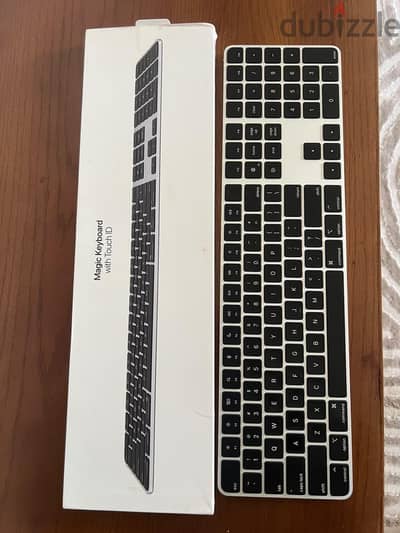 **Magic Keyboard with Touch ID اسود**	apple