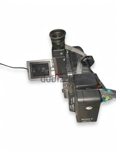 Sony CCD-TRV30E Video 8 كاملة - شاشة بتتفتح + ريموت + بطارية + شنطة