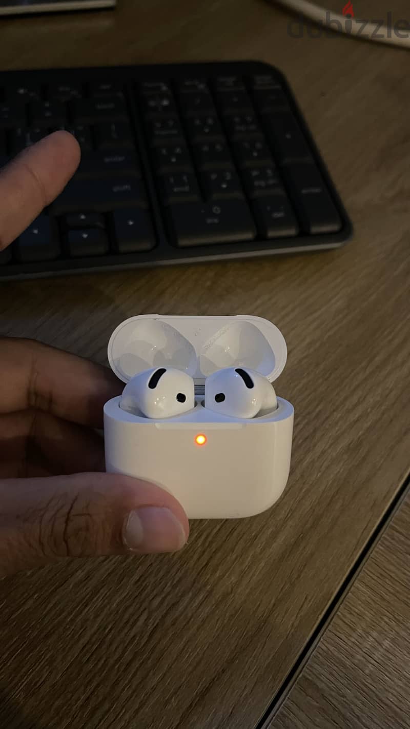 Apple AirPods 4 ANC 3