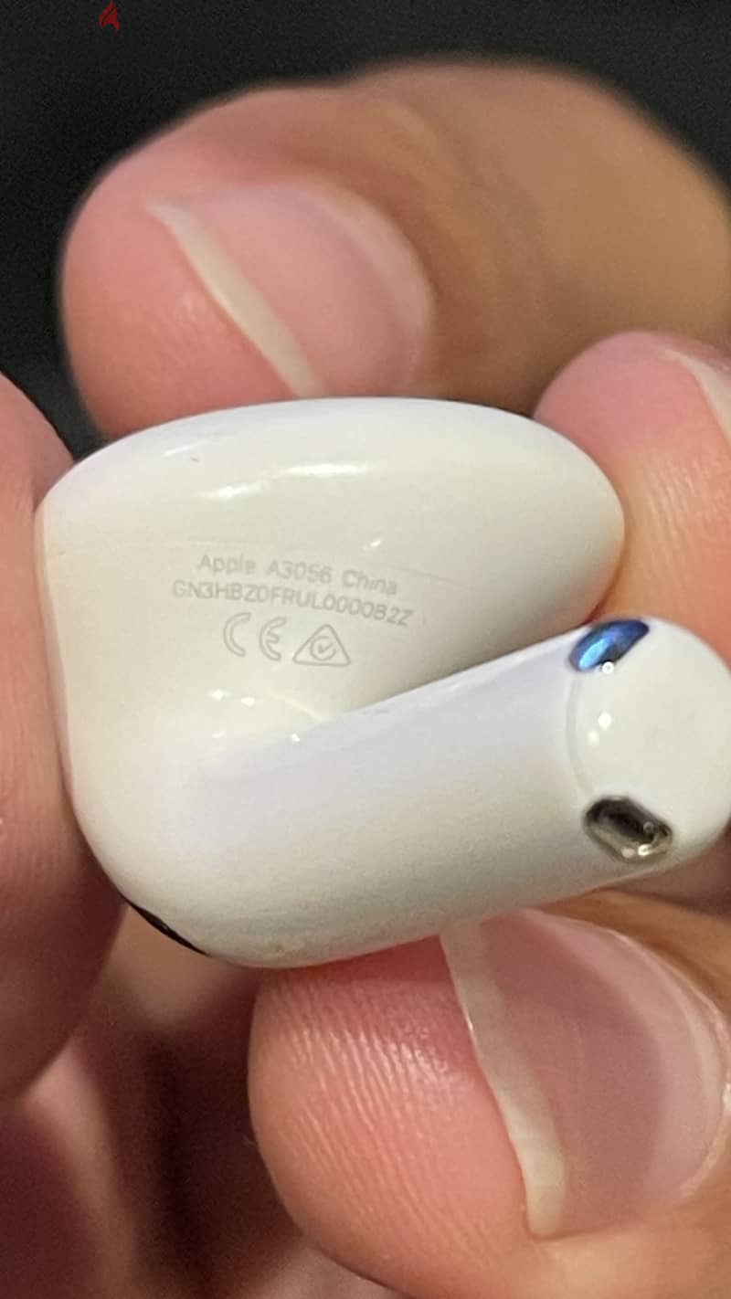 Apple AirPods 4 ANC 4