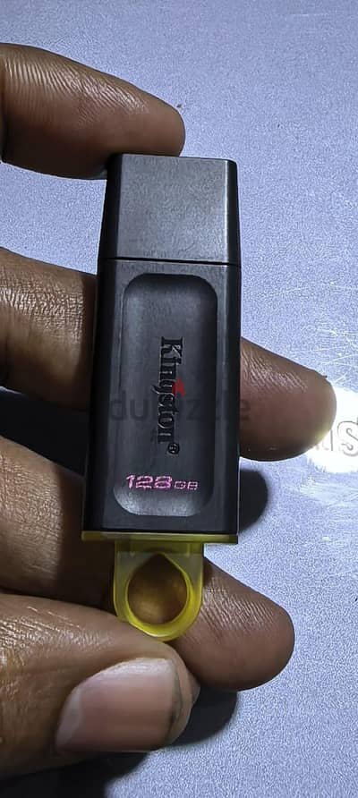 فلاشات كينجستون ١٢٨ جيجا USB 3