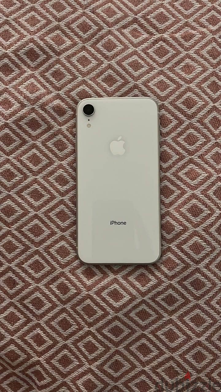 Apple - iPhone XR 1