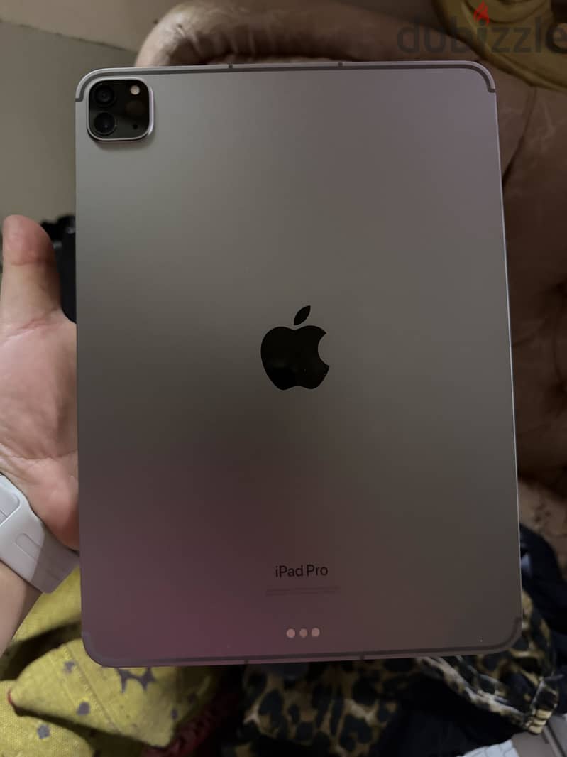 iPad Pro 11 inch M2 Cellular + WiFi 128 + Box + Battery 81% 1