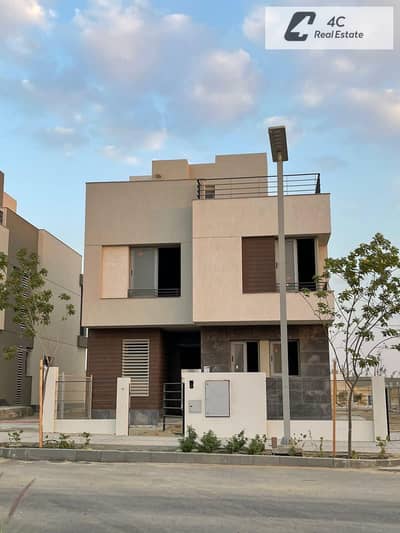 standalone - ready to move -with instalment - open view - very prime location - for sale in palm hills new cairo