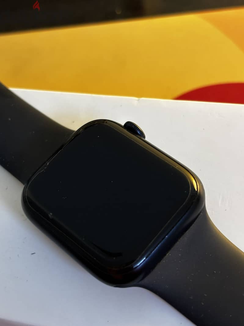 Apple watch series 8 3