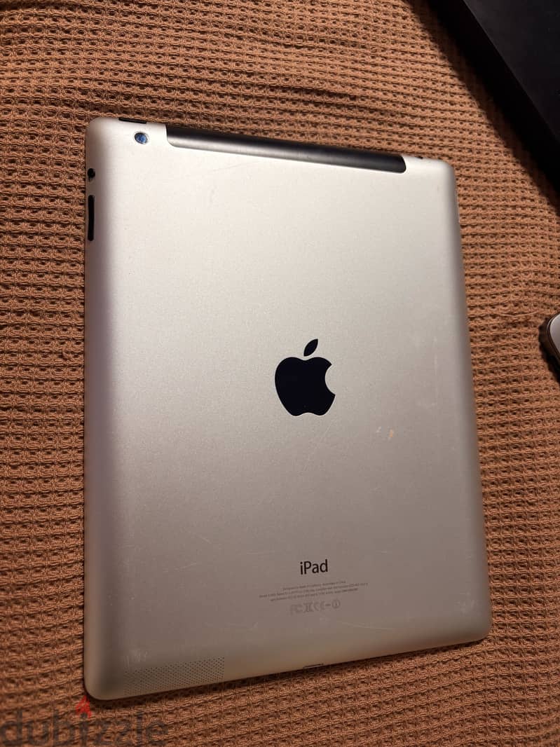 I pad 4 without the box 1