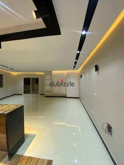 ROOFTOP FOR SALE – SHEIKH ZAYED, DISTRICT 16  - 215 sqm - 3 Bedrooms - 2 Bathrooms - Large Reception - High-end finishing - Prime location - Close to all services   District 16, Sheikh Zayed